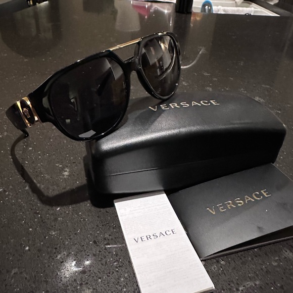 Versace Polarized Sunglasses VE4371 GB1/81 58 16 - Picture 5 of 8